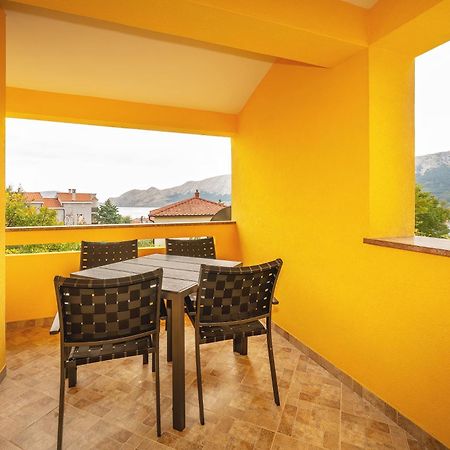 Apartments Dujmovic With Terrace Baška Buitenkant foto